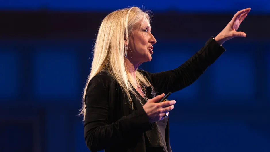 Leadership Expert, Roz Savavge